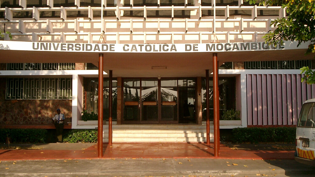 I primi medici laureati a Beira